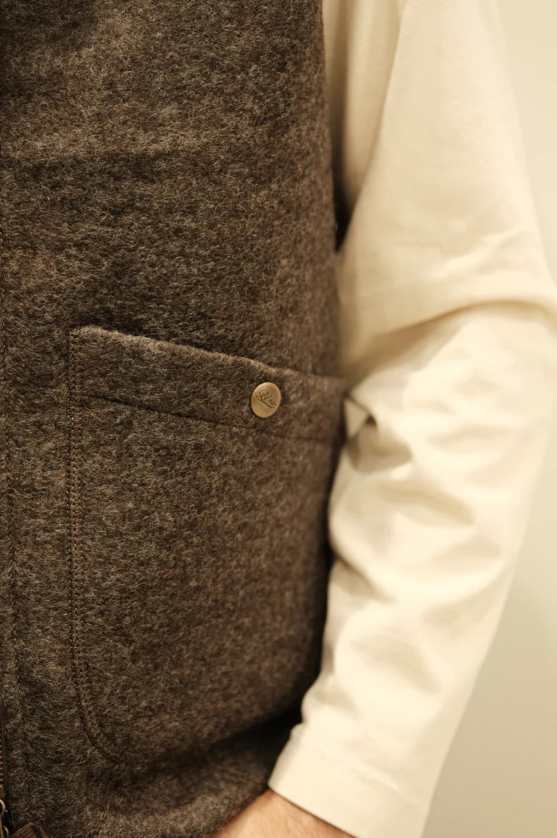 BOILED WOOL VEST WOLF BROWN
