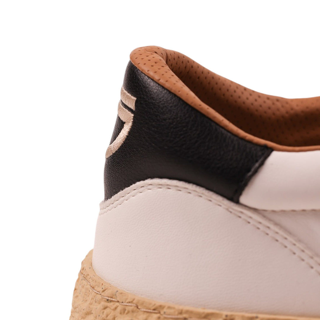 CLASSIC PITCH WHITE-BLACK SNEAKERS